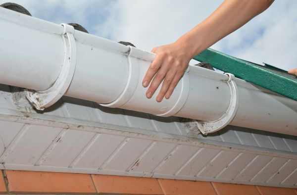 Gutter Reattachment in Merced