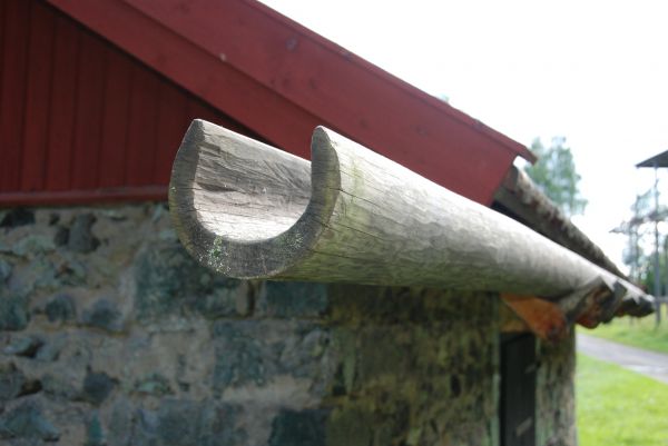 Wooden Gutter Repair in Merced