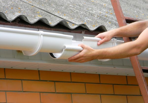 Cost of Gutter Hanging in Merced